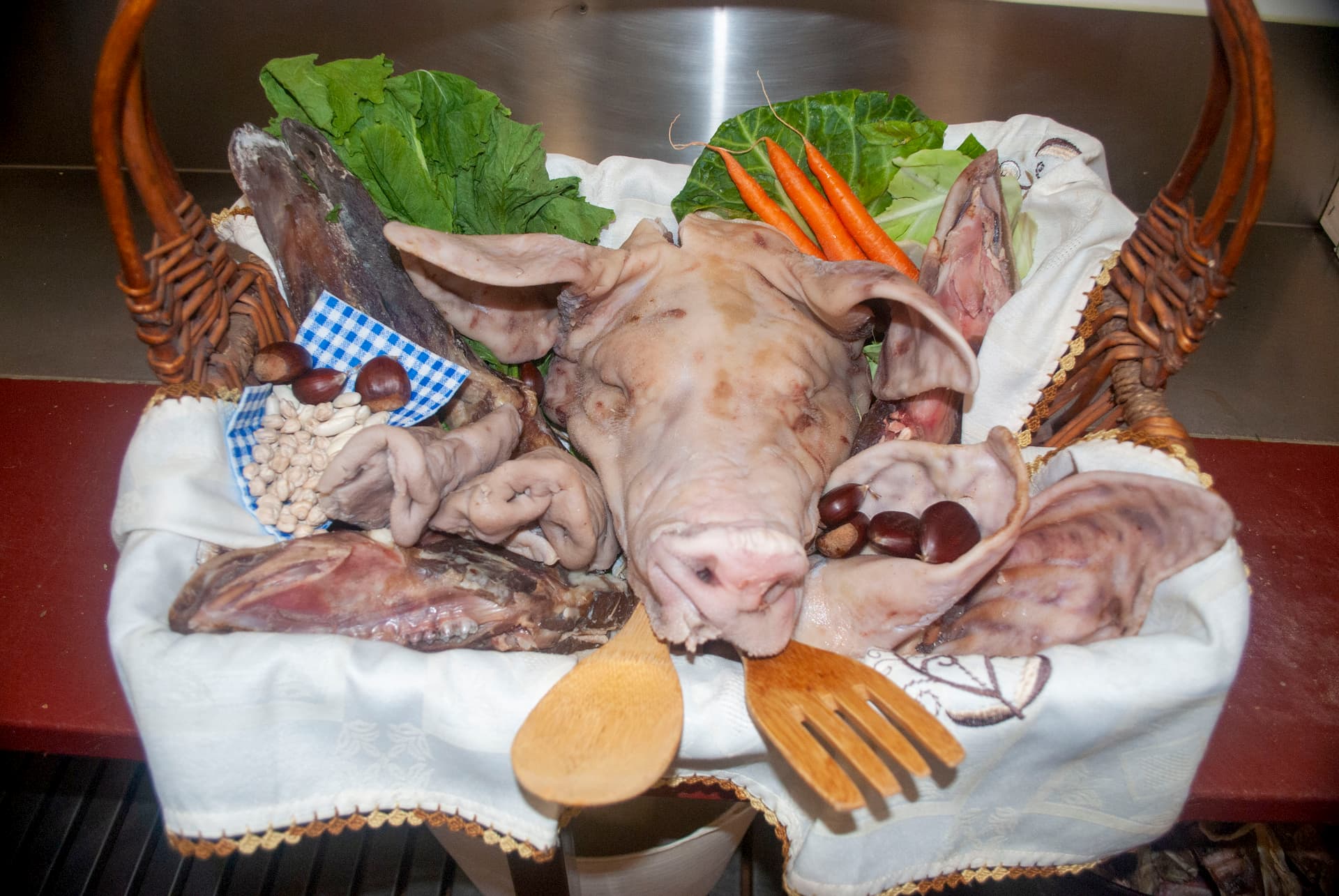 Comprar salados de cerdo en Monforte